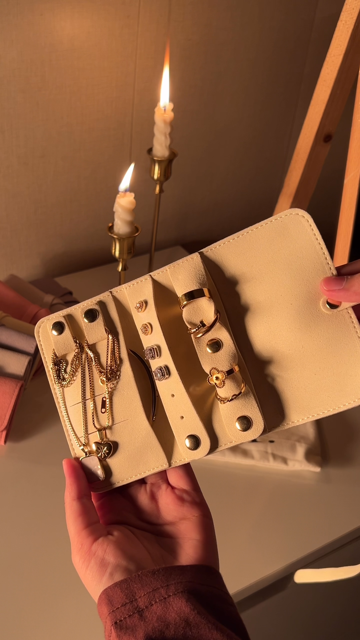 Velin Pouch - Beige